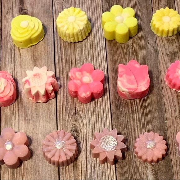 Set Of 2 Hand Crafted Artisan Soap Flowers - Your Choice of Pretty Spring Colors - Picture 3 of 5